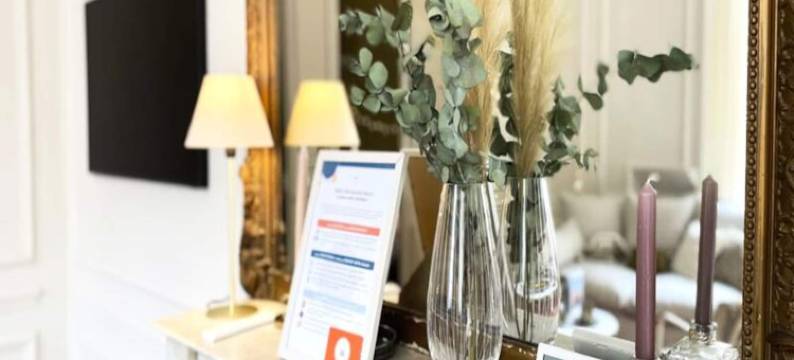 Le Crosne Parking Standing Quiet图片