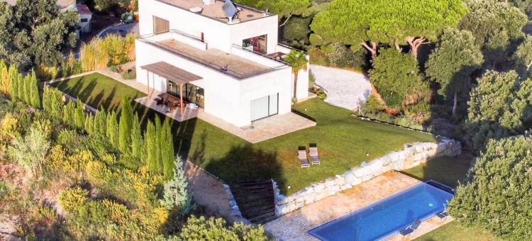 Elegant Villa by the Coast图片