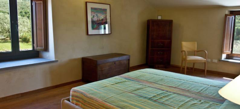 Hillside Escape in Vinci图片