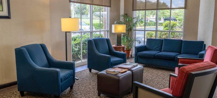 北莱克兰I-4舒适套房酒店(Comfort Inn & Suites Lakeland North I-4)图片