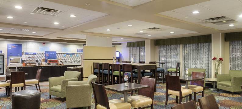 Holiday Inn Express 布卢明顿西(Holiday Inn Express BLOOMINGTON WEST by IHG)图片