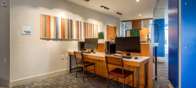 智选假日套房酒店-米尔罗伊-里兹维尔-IHG旗下(Holiday Inn Express & Suites REEDSVILLE - STATE COLL AREA by IHG)图片