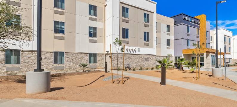 永恒之家套房科罗那(Everhome Suites Corona)图片