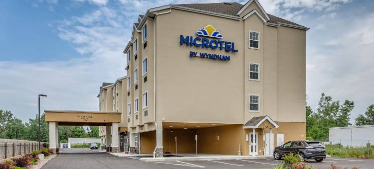 尼亚加拉瀑布麦客达套房酒店(Microtel Inn & Suites by Wyndham Niagara Falls)图片