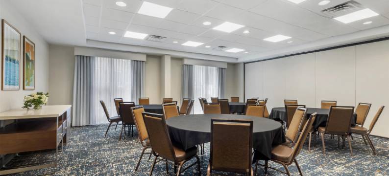 希尔顿欢朋套房酒店-普里茅斯(Hampton Inn & Suites Plymouth)图片