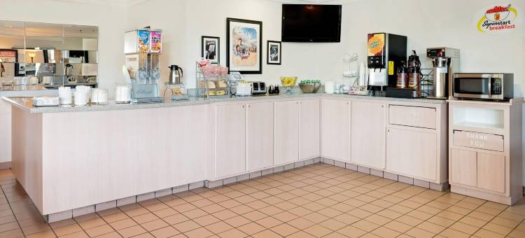 梅特罗波利斯速8酒店(Super 8 by Wyndham Metropolis)图片