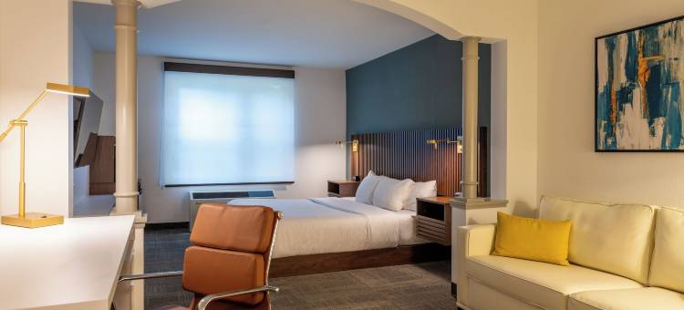 舒适套房酒店-近伯克山(Comfort Inn & Suites Near Burke Mountain)图片