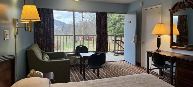 菲卡斯图汽车旅馆(Capital O Fincastle Motor Inn Tazewell)图片