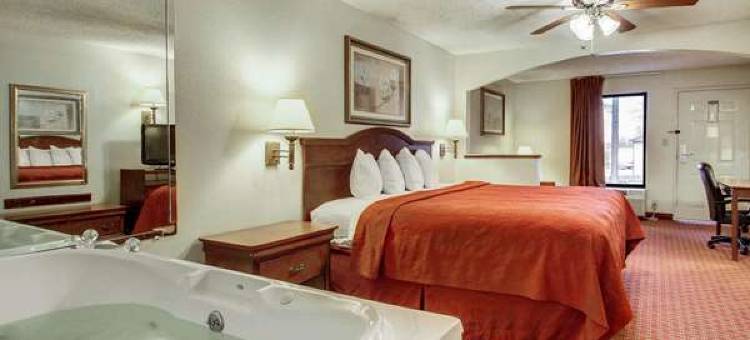 品质酒店及套房克林顿 - 杰克逊西(Quality Inn & Suites Clinton - Jackson West)图片