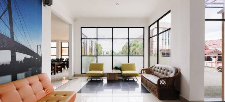 Urbanview Hotel Ratu Elok Syariah Banjarbaru by RedDoorz图片