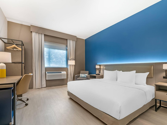 舒适酒店及套房，奥兰多桑福德机场