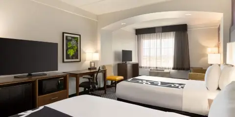 阿林頓北六旗通道拉昆塔温德姆套房酒店