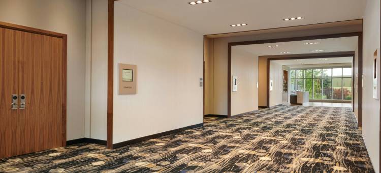 卡尔加里机场万豪万怡酒店(Courtyard Calgary Airport)图片