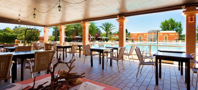 科利纳乡村酒店(Colina Village)图片