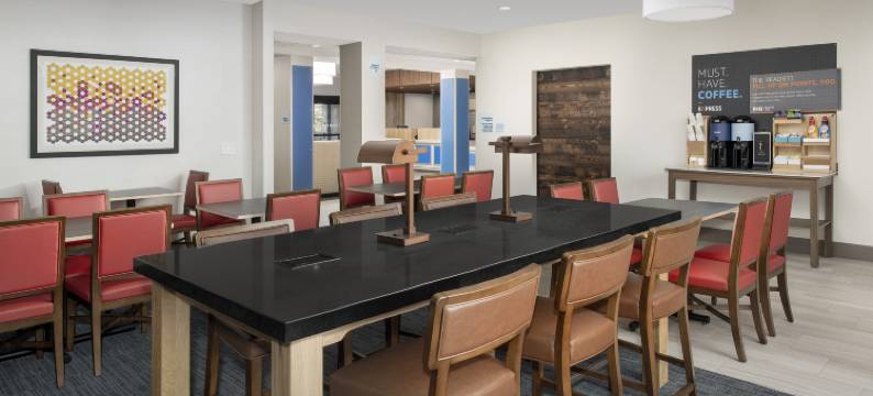 智选假日套房酒店普亚勒普(塔科马区)(Holiday Inn Express & Suites PUYALLUP (TACOMA AREA) by IHG)图片