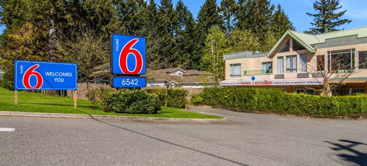 英属哥伦比亚萨里 6 号汽车旅馆(Motel 6 Surrey, BC)图片