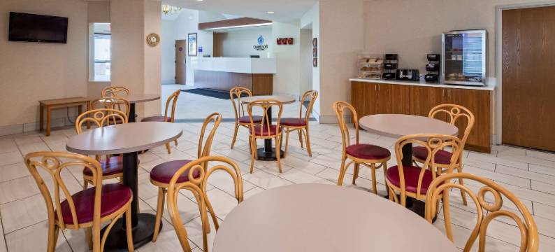 Charlevoix Inn & Suites SureStay Collection by Best Western(Charlevoix Inn & Suites SureStay Collection by Best Western)图片