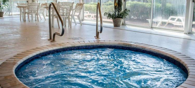 机场大道I-65凯艺套房酒店(Quality Inn & Suites at Airport Blvd I-65)图片