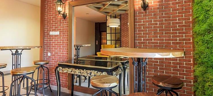 宾塔罗商务区红多兹Plus酒店(RedDoorz Plus @ CBD Bintaro)图片