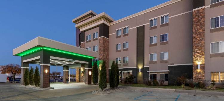 威奇托福尔斯密歇根州立大学区拉昆塔温德姆套房酒店(La Quinta Inn & Suites by Wyndham Wichita Falls - MSU Area)图片