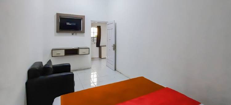 红多兹酒店靠近帕朗卡拉亚大学3号(RedDoorz Near Universitas Palangkaraya 3)图片
