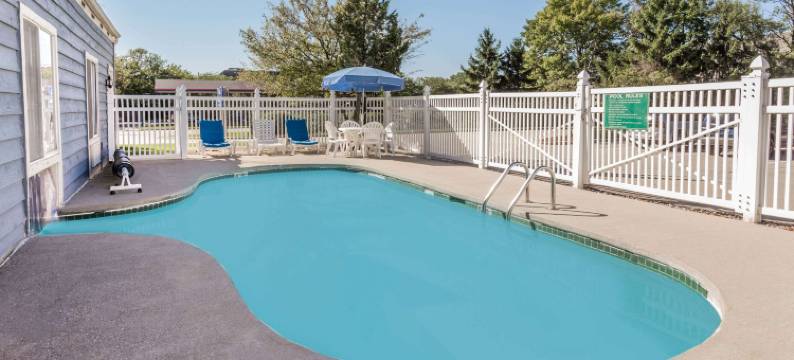 梅库恩-密尔沃基地区呗盟套房酒店(Baymont by Wyndham Mequon Milwaukee Area)图片