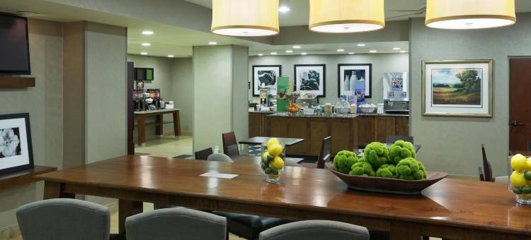 夏洛特大学欢朋酒店(Hampton Inn Charlotte-University Place)图片