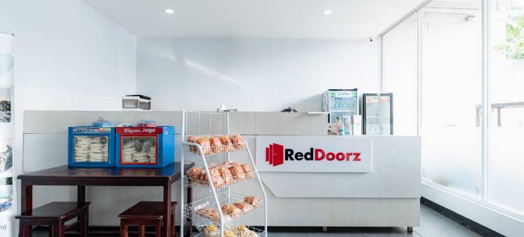 RedDoorz靠近Lippo Mall Puri(RedDoorz Near Puri Indah Lippo Mall 2)图片