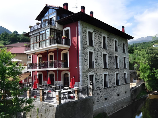 卡萨德尔蓬特酒店