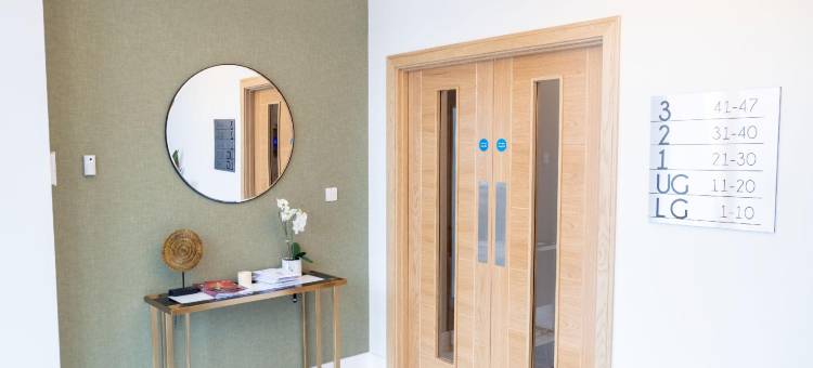 Deluxe & Chic 1 & 2 Bed Apts near Heathrow, Legoland, & Windsor Slough by Belvilla图片