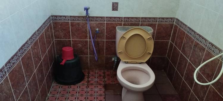 Hotel O 卡鲁尼亚旅馆靠近卡廷甘瓜拉区选举委员会秘书处办公室(Hotel O Losmen Karunia Katingan Near Kantor Sekretariat Ppk Katingan Kuala)图片