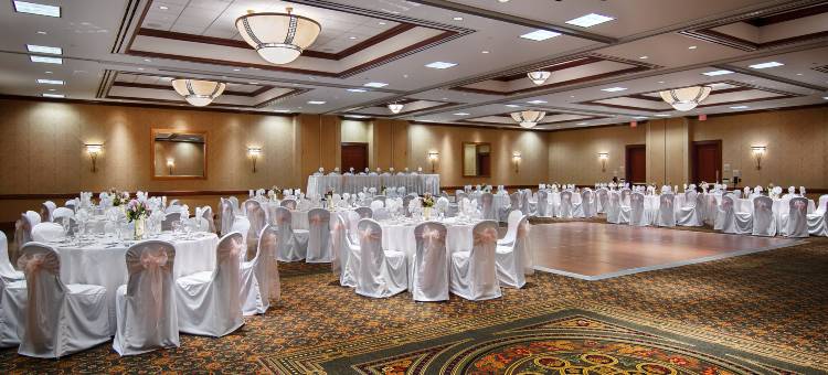 密尔沃基西北会议中心希尔顿花园酒店(Hilton Garden Inn Milwaukee Northwest Conference Center)图片