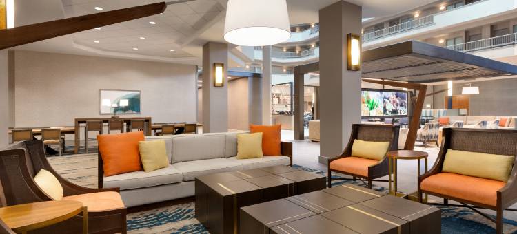 蒙特雷湾海滨希尔顿大使套房酒店(Embassy Suites by Hilton Monterey Bay Seaside)图片