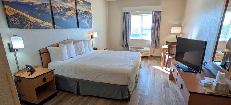 城堡石温德姆戴斯套房酒店(Days Inn & Suites by Wyndham Castle Rock)图片