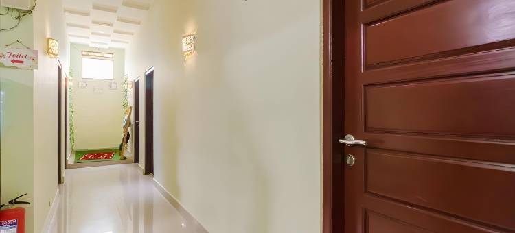 红多兹伊斯兰酒店-近武吉丁宜2号钟楼(RedDoorz Syariah Near Jam Gadang Bukittinggi 2)图片