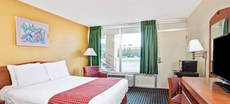 克拉克斯维尔温德姆戴斯酒店(Days Inn by Wyndham Clarksville TN)图片