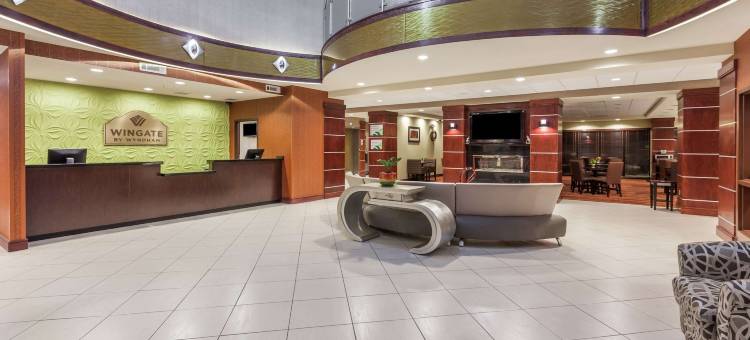 塔尔萨中城拉昆塔温德姆套房酒店(La Quinta Inn & Suites by Wyndham Tulsa Midtown)图片