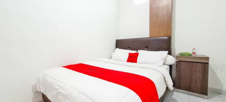 Collection O Omah Joyo Solo Inn靠近苏拉卡塔皇宫(RedDoorz at Omah Joyo Solo Inn)图片