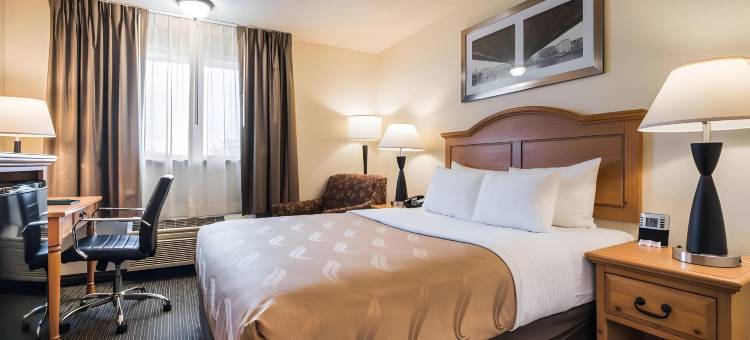 锡尔弗代尔班戈 - 基波特凯艺套房酒店(Quality Inn & Suites Silverdale Bangor-Keyport)图片