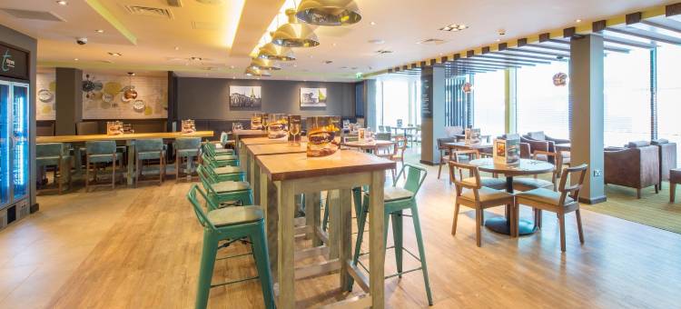 利奇菲尔德普莱米尔酒店市中心(Premier Inn Lichfield City Centre)图片