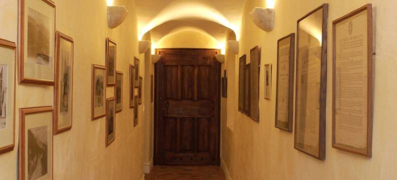 拉维里耶雷酒店(La Verrière)图片