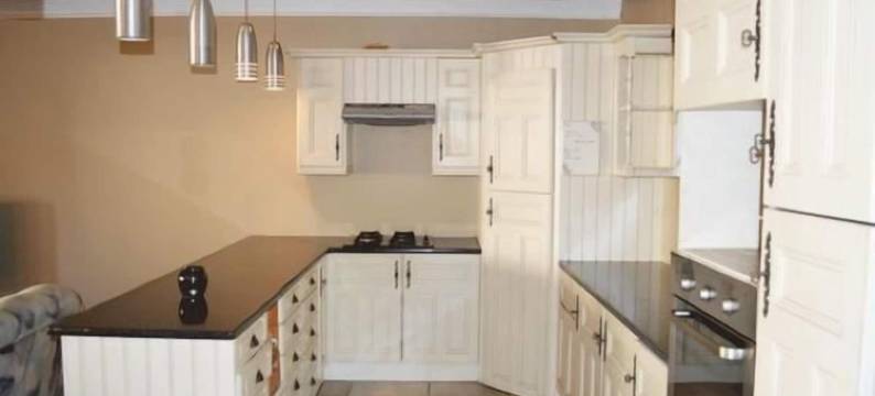 桑兹湖庄园酒店(Lake Sands Manor)图片