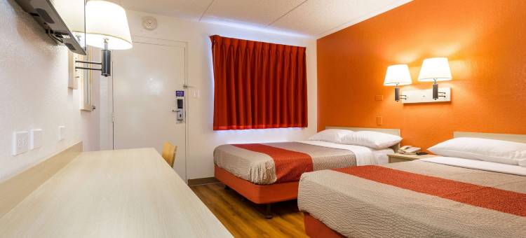 亚利桑那坦佩 - 凤凰城机场 - 牧师大道 6 号汽车旅馆(Tempe, AZ – Phoenix Airport – Priest Dr)图片