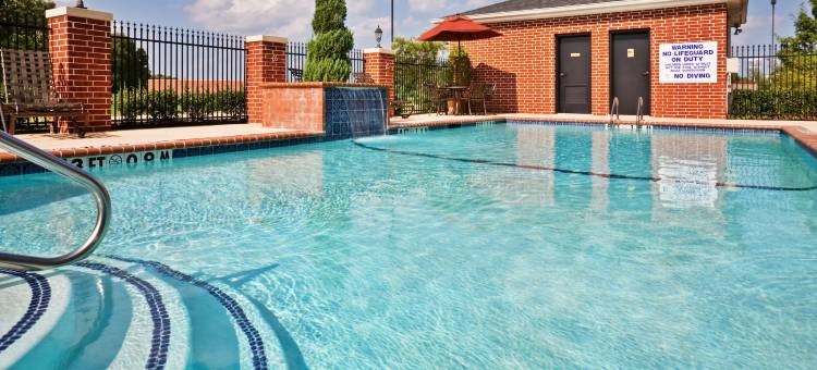 萨尔弗斯普林斯波因特凯隆酒店(Clarion Pointe Sulphur Springs)图片