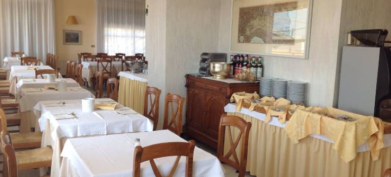 提兰诺酒店(Hotel Tirreno)图片