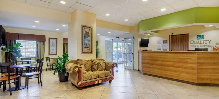 利哈伊埃克斯-迈尔斯堡凯艺套房酒店(Quality Inn & Suites Lehigh Acres Fort Myers)图片