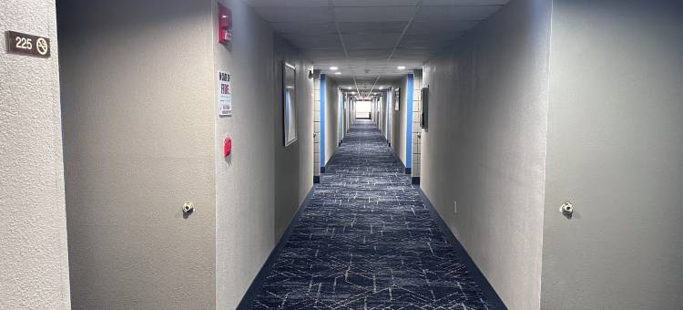 温德姆法明顿贝蒙特酒店(Baymont Inn and Suites by Wyndham Farmington, MO)图片