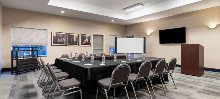 布鲁克希尔拉昆塔温德姆套房酒店(La Quinta Inn & Suites by Wyndham-Brookshire-West Katy)图片