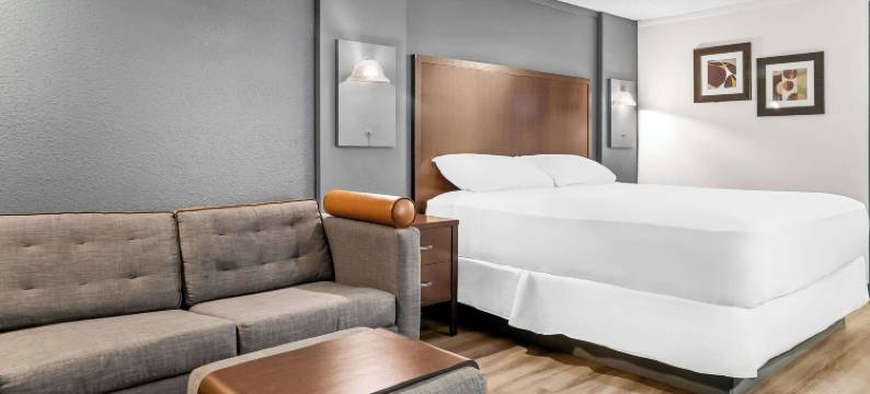 罗德威套房酒店(Rodeway Inn & Suites)图片