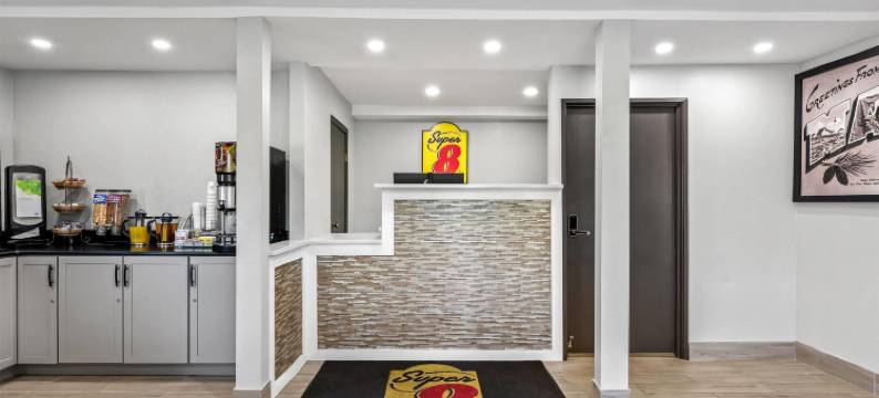 刘易斯顿奥本区速8酒店(Super 8 by Wyndham Lewiston Auburn Area)图片